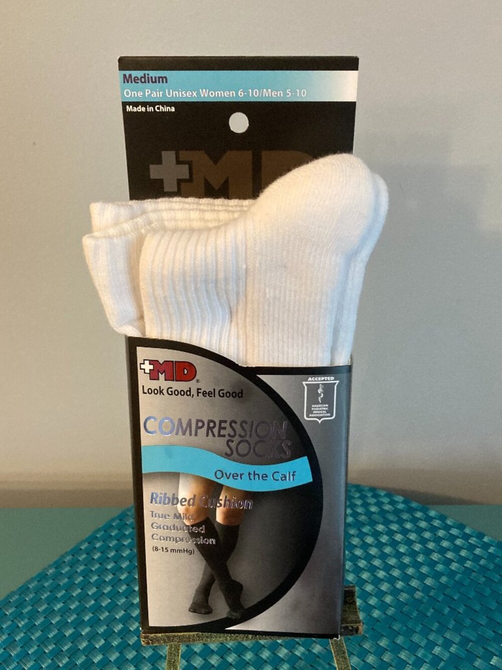 NIB Compression Socks Mild 8-15 mmHg Unisex White Medium Over the Calf
